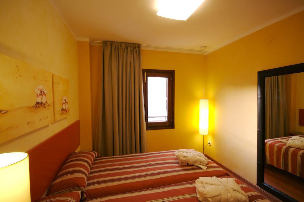 סנטה אאולריה דס ריו Apartamentos Parot Quality מראה חיצוני תמונה