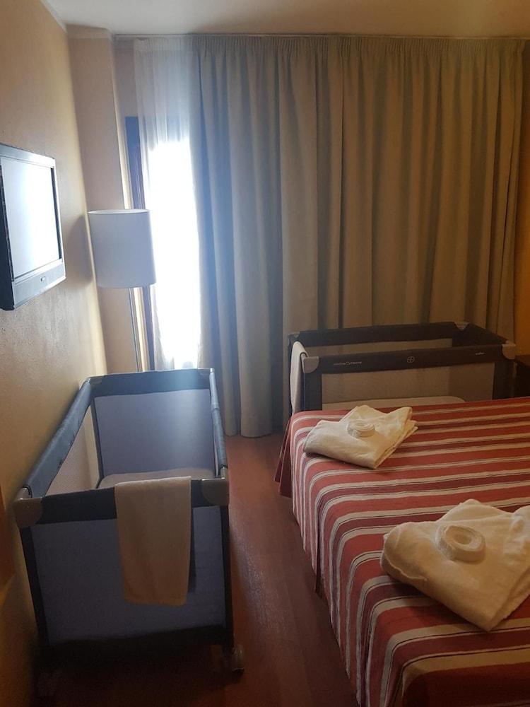 סנטה אאולריה דס ריו Apartamentos Parot Quality מראה חיצוני תמונה