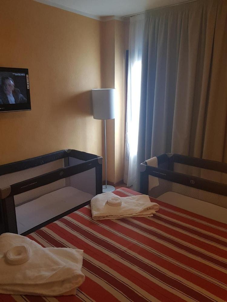 סנטה אאולריה דס ריו Apartamentos Parot Quality מראה חיצוני תמונה