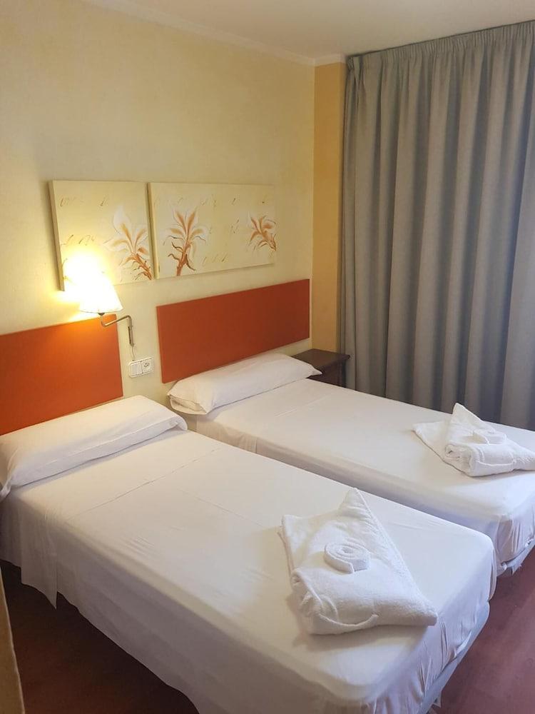 סנטה אאולריה דס ריו Apartamentos Parot Quality מראה חיצוני תמונה