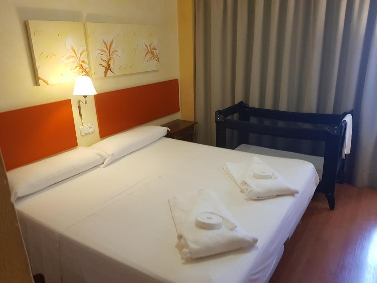 סנטה אאולריה דס ריו Apartamentos Parot Quality מראה חיצוני תמונה